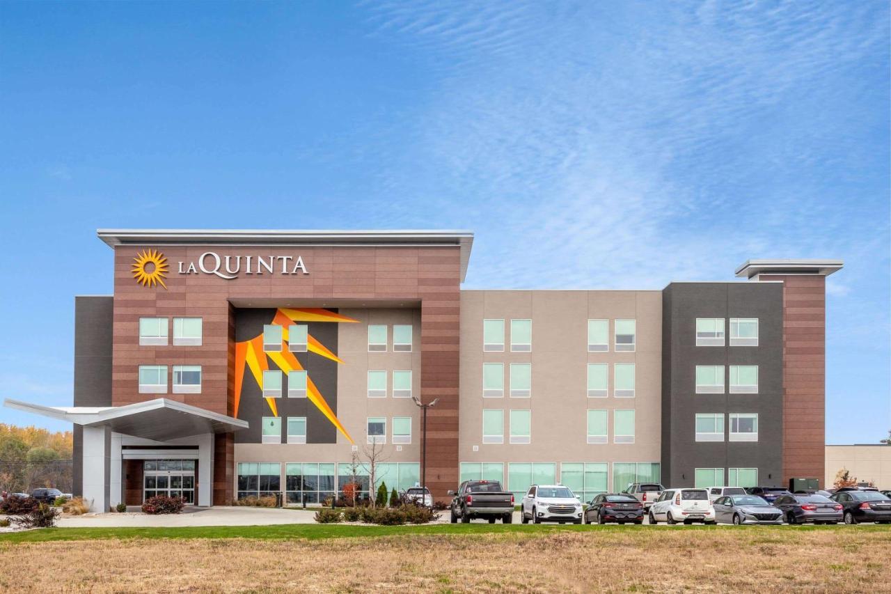 La Quinta Inn & Suites By Wyndham Shorewood Kültér fotó