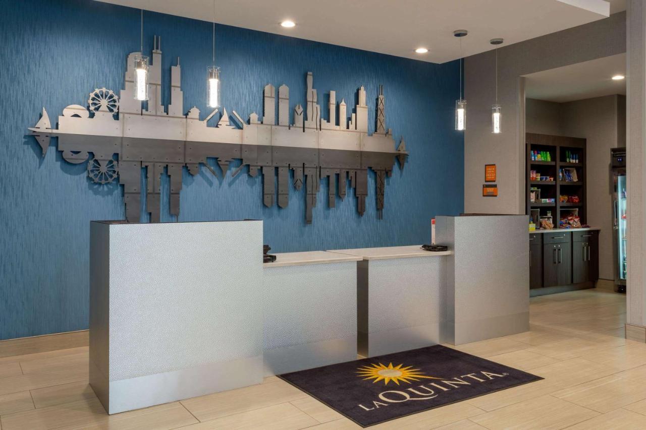 La Quinta Inn & Suites By Wyndham Shorewood Kültér fotó